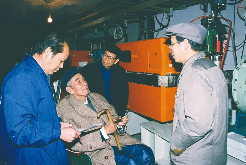 从 “七起七落” 到 “光速对撞”:北京正负电子对撞机的破壁之路